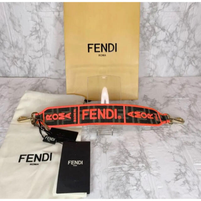 バッグ★売り切れ次第終了★激レア【新品】FENDI ストラップユー  ズッカ柄