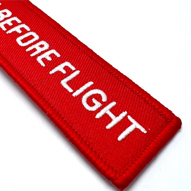 『REMOVE BEFORE FLIGHT』 五角形 フライトタグ　キーリング エンタメ/ホビーのテーブルゲーム/ホビー(航空機)の商品写真