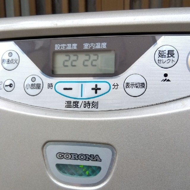 コロナ - コロナ石油ファンヒーター2011年製品の通販 by やま コロナ - コロナ石油ファンヒーター2011年製品の通販 by やま