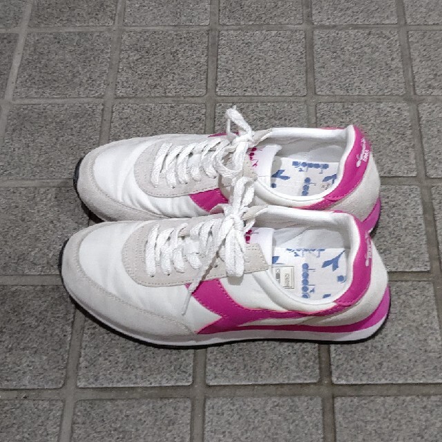 DIADORA(ディアドラ)のディアドラ　スニーカー　24.5cm レディースの靴/シューズ(スニーカー)の商品写真