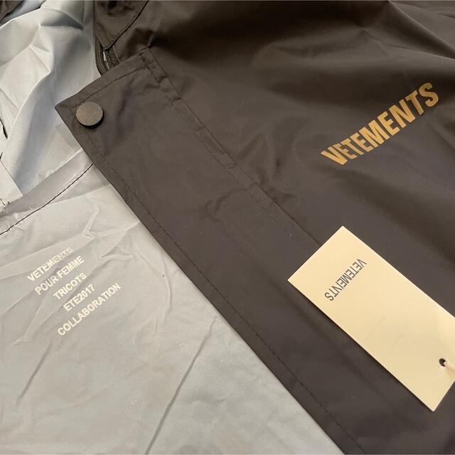 VETEMENTS ヴェトモン レインコート ナイロン off-white 黒