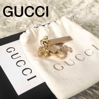 グッチ(Gucci)の未使用に近い✨GUCCI キーホルダー テディベアモチーフ 熊 ゴールド 箱付き(キーホルダー)