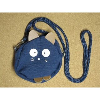 ☆かわいい猫デザインのミニポーチ（ネイビー／紺色）☆美品☆(ボディバッグ/ウエストポーチ)