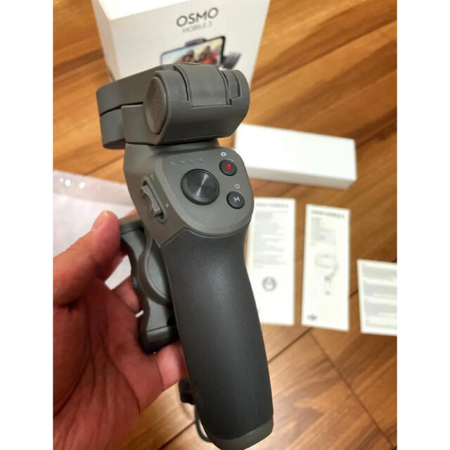 OSMOSIS(オズモーシス)の美品！DJI Osmo Mobile 3 (3軸手持ちジンバル) スマホ/家電/カメラのスマホアクセサリー(自撮り棒)の商品写真