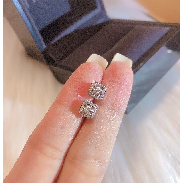 天然ダイヤモンドピアス0.22ct　k18