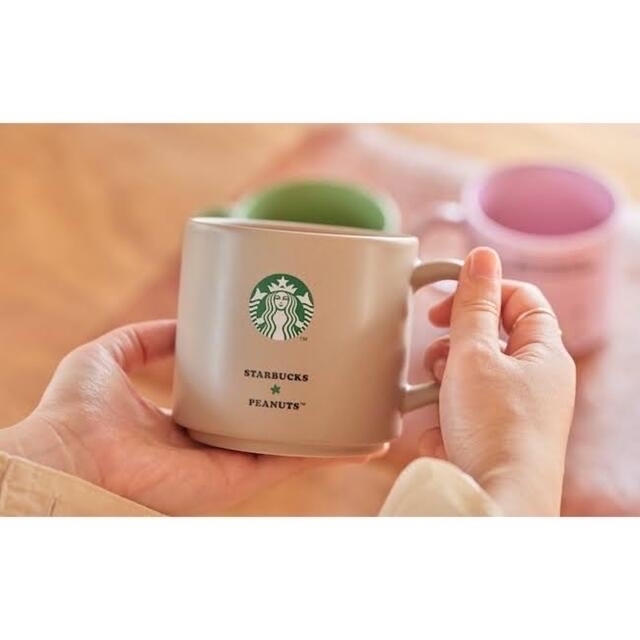 Starbucks Coffee(スターバックスコーヒー)の【新品未使用】 スタバ スヌーピー マグカップ グレー インテリア/住まい/日用品のキッチン/食器(容器)の商品写真