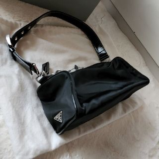 プラダ(PRADA)のPRADAプラダ　ワンショルダー　黒(ショルダーバッグ)