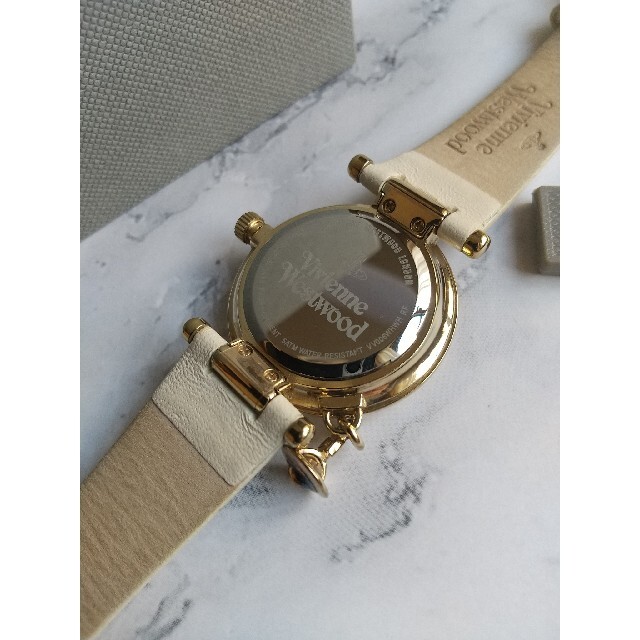 Vivienne Westwood(ヴィヴィアンウエストウッド)のヴィヴィアンウエストウッド腕時計 レディースクォーツ レディースのファッション小物(腕時計)の商品写真