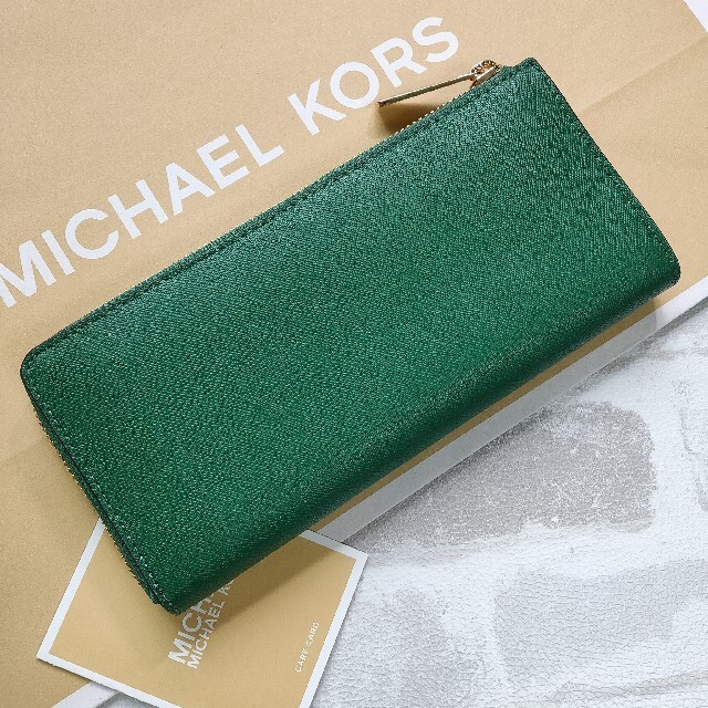 Michael Kors(マイケルコース)の新色★マイケルコース L字ジップ レザー 長財布 グリーン ゴールド 新品 レディースのファッション小物(財布)の商品写真