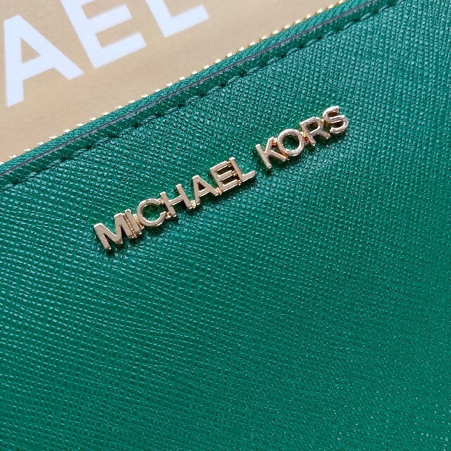 Michael Kors(マイケルコース)の新色★マイケルコース L字ジップ レザー 長財布 グリーン ゴールド 新品 レディースのファッション小物(財布)の商品写真