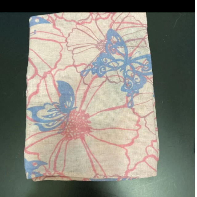 日本手ぬぐい　蝶柄ピンク ハンドメイドの素材/材料(生地/糸)の商品写真