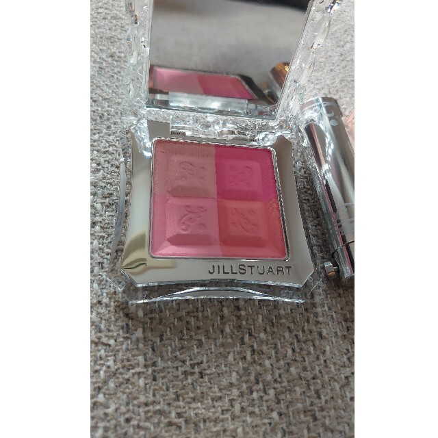 JILLSTUART(ジルスチュアート)のJill Stuart ミックスブラッシュコンパクトN 01 baby blus コスメ/美容のベースメイク/化粧品(チーク)の商品写真