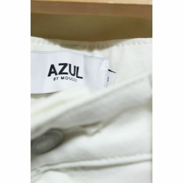 AZUL by moussy(アズールバイマウジー)のプロフ必読!AZUL by MOUSSYホワイトジーンズ/ブランド良品高品質S レディースのパンツ(デニム/ジーンズ)の商品写真