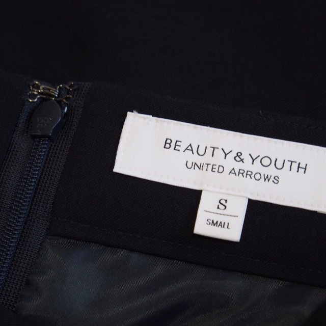 BEAUTY&YOUTH UNITED ARROWS(ビューティアンドユースユナイテッドアローズ)のBEAUTY&YOUTH UNITED ARROWS BY ツイルフレアスカート レディースのスカート(ひざ丈スカート)の商品写真