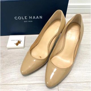 コールハーン(Cole Haan)のCOLE HAANコールハーン　24.0 ベージュ　エナメル　パンプス　7B(ハイヒール/パンプス)