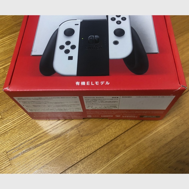 ニンテンドースイッチ 有機ELホワイト 本体 Nintendo Switch エンタメ/ホビーのゲームソフト/ゲーム機本体(家庭用ゲーム機本体)の商品写真