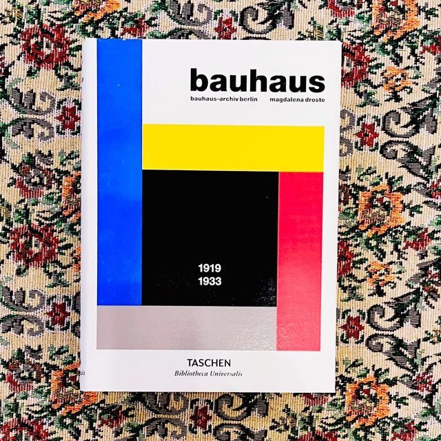 新品洋書　アート　建築　基礎　学校　インテリア　バウハウス　Bauhaus　家具 エンタメ/ホビーの本(洋書)の商品写真