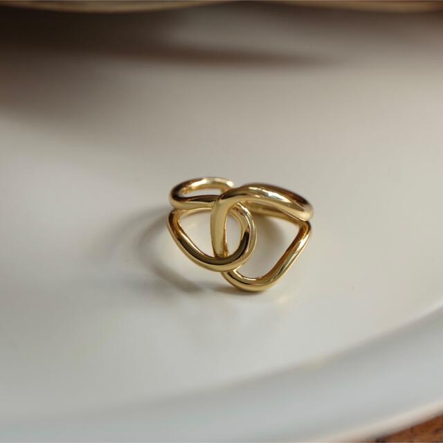 SNIDEL(スナイデル)のNo.R2205⌇cross hoop ring ❪gold❫ ⌇18Kcoat レディースのアクセサリー(リング(指輪))の商品写真