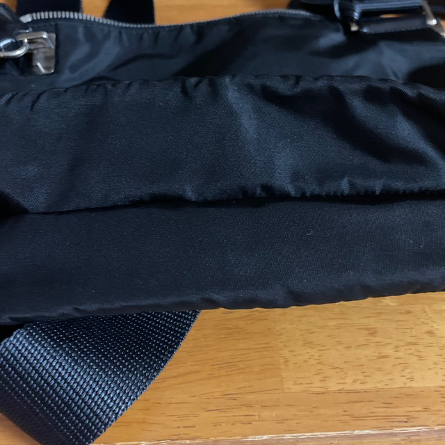 PRADA(プラダ)のプラダ　ナイロン　ショルダーバッグ　ブラック レディースのバッグ(ショルダーバッグ)の商品写真