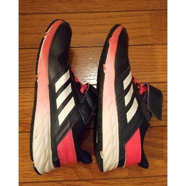 adidas(アディダス)のキッズ スニーカー アディダス 21.5cm キッズ/ベビー/マタニティのキッズ靴/シューズ(15cm~)(スニーカー)の商品写真