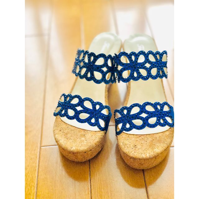 【新品】ラメ ウェッジソールサンダル キラキラ サンダル ブルー 23.5cm レディースの靴/シューズ(サンダル)の商品写真