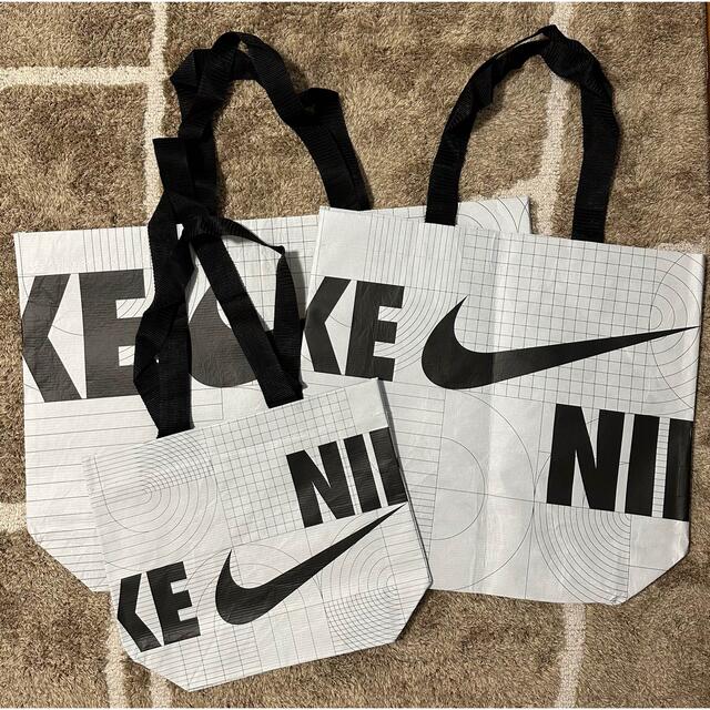 NIKE(ナイキ)のM様専用　Nike バッグ　S/M 2枚セット レディースのバッグ(エコバッグ)の商品写真