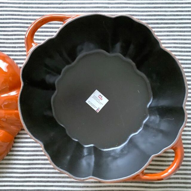 STAUB(ストウブ)の【ヘンケルスジャパン正規品】ストウブ ココットシトルイユ 24 シナモン インテリア/住まい/日用品のキッチン/食器(鍋/フライパン)の商品写真