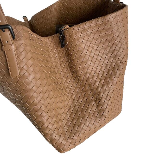 Bottega Veneta(ボッテガヴェネタ)の希少 ボッテガヴェネタ チェスタ ラージ トートバッグ イントレチャート 大容量 レディースのバッグ(トートバッグ)の商品写真