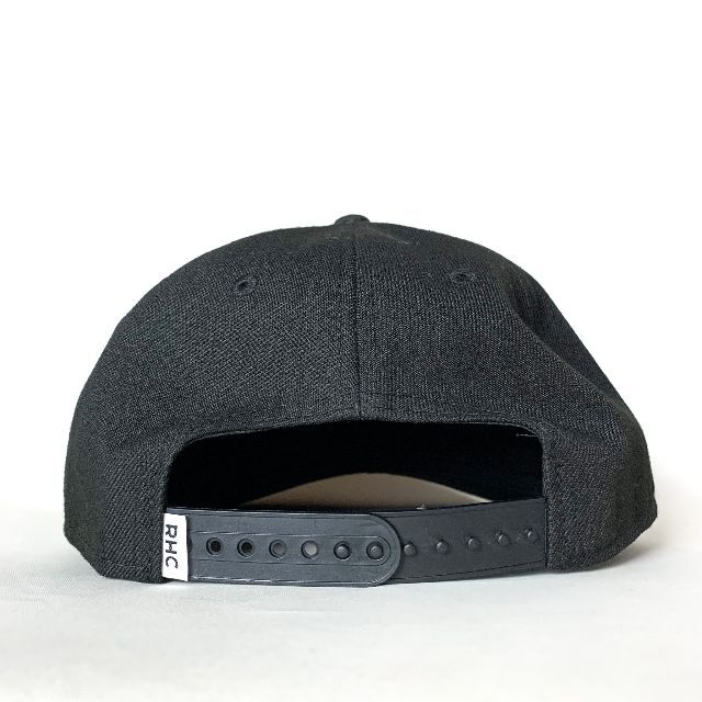 Ron Herman(ロンハーマン)のロンハーマン RHC ニューエラ Rロゴ スナップバック キャップ ブラック メンズの帽子(キャップ)の商品写真