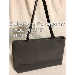 サルヴァトーレフェラガモ(Salvatore Ferragamo)のサルヴァトーレ フェラガモ イタリア製 トートバック ショルダーバック グレー (ショルダーバッグ)