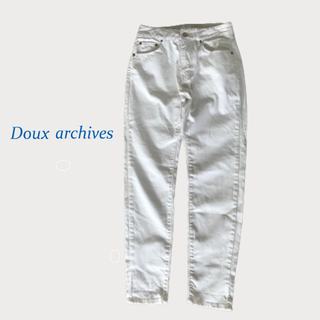 ドゥアルシーヴ(Doux archives)の【美品】Doux Archives テーパード型 ホワイトデニム Sサイズ(デニム/ジーンズ)