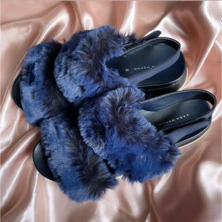 ザラ(ZARA)の即発 ZARA フェイクファー 厚底 サンダル(サンダル)