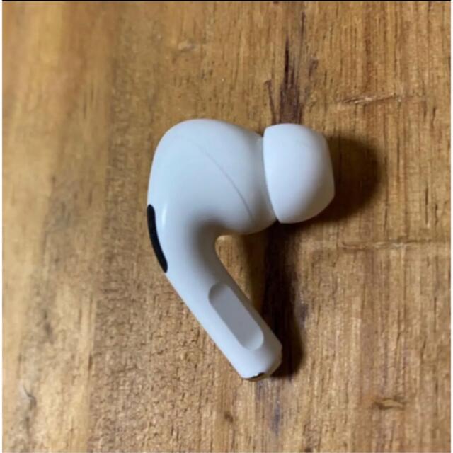 AirPods pro 本体と右耳