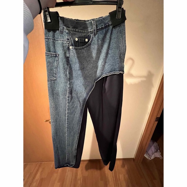 Ameri VINTAGE(アメリヴィンテージ)のDENIM LAYERED TAPERED PANTS レディースのパンツ(デニム/ジーンズ)の商品写真