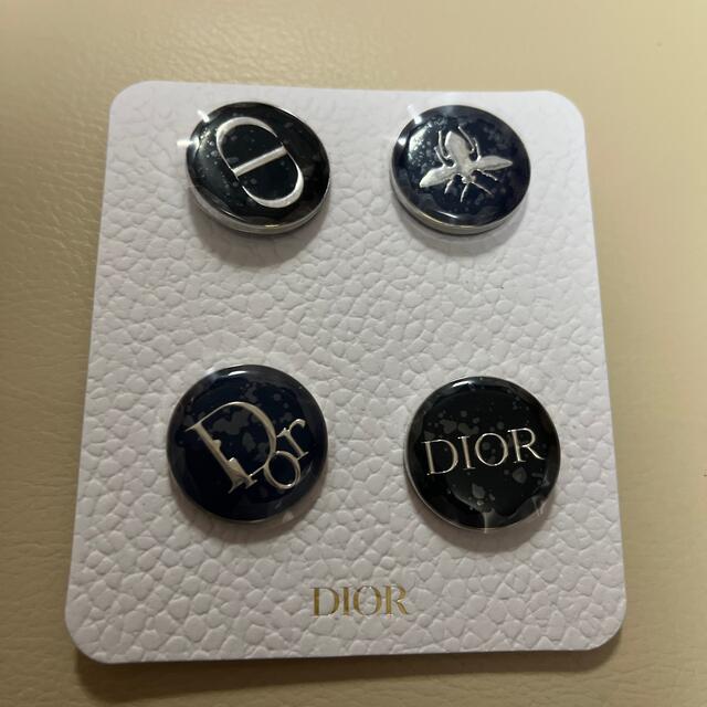 Dior(ディオール)のDior ノベルティ ピンバッジ エンタメ/ホビーのコレクション(ノベルティグッズ)の商品写真