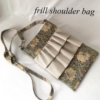 ショルダーバッグ　スマホショルダー　サコッシュ　モリス　ハンドメイド(バッグ)