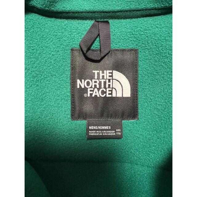 THE NORTH FACE(ザノースフェイス)の【新品】THE NORTH FACE ノースフェイス デナリ 緑×黒  XXL メンズのジャケット/アウター(ブルゾン)の商品写真