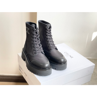 セリーヌ レースアップブーツの通販 28点 | celineを買うならラクマ