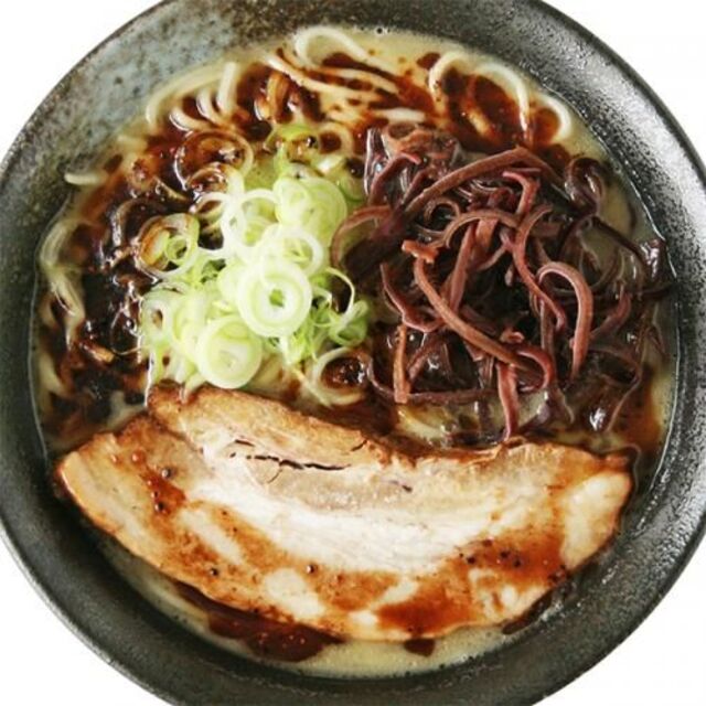 NEW 　五木食品 　熊本黒マー油　とんこつラーメン 食品/飲料/酒の食品(麺類)の商品写真