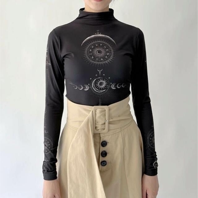 Bubbles(バブルス)のmelt the lady horoscope tattoo tops うお座 レディースのトップス(カットソー(長袖/七分))の商品写真