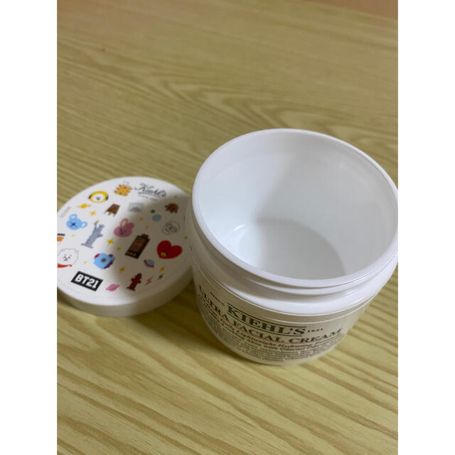 Kiehl's(キールズ)の【大尉さん専用】キールズ　BT21コラボ　クリームUFC123g 空容器 コスメ/美容のスキンケア/基礎化粧品(フェイスクリーム)の商品写真