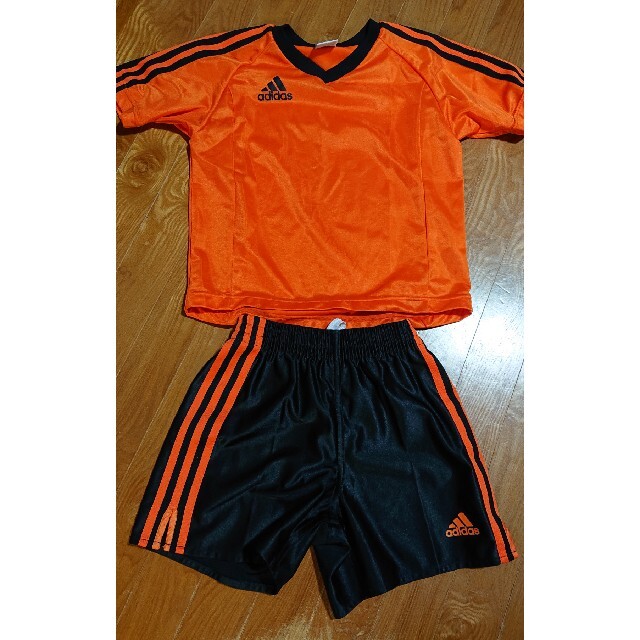 adidas(アディダス)のアディダス セットアップ キッズ/ベビー/マタニティのキッズ服男の子用(90cm~)(Tシャツ/カットソー)の商品写真