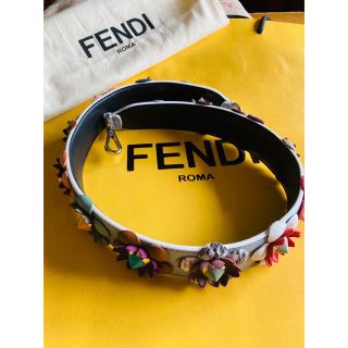 フェンディ(FENDI)の【美品】フェンディ FENDI ショルダー ストラップユー フラワー　マルチ(その他)