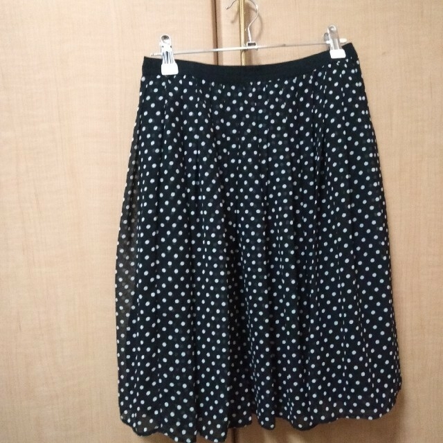 UNIQLO(ユニクロ)の美品　ユニクロ　スカート　ドットスカート レディースのスカート(ひざ丈スカート)の商品写真