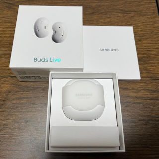 ギャラクシー(Galaxy)のsamsung  galaxy buds live ホワイト(ヘッドフォン/イヤフォン)