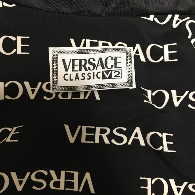 VERSACE(ヴェルサーチ)のヴェルサーチ ナイロン ジャケット 刺繍 Versace オーバーサイズ メンズのジャケット/アウター(ナイロンジャケット)の商品写真