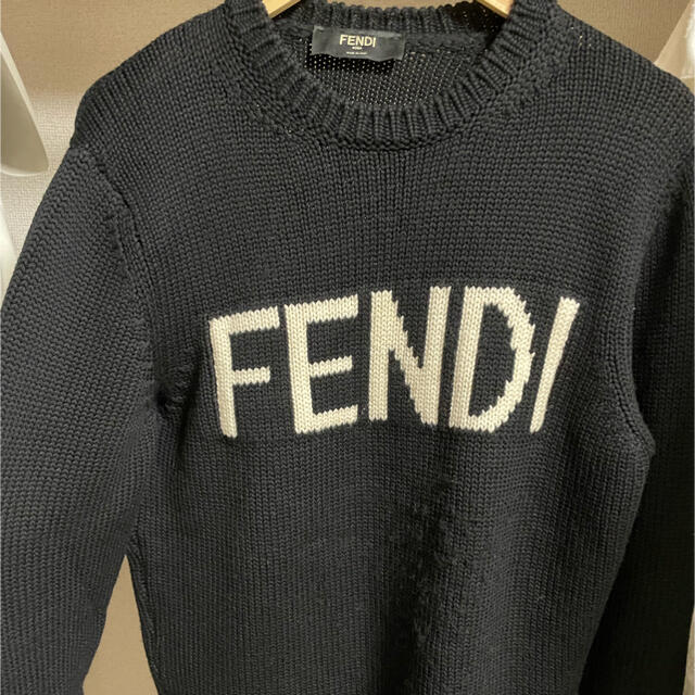 FENDIニット黒