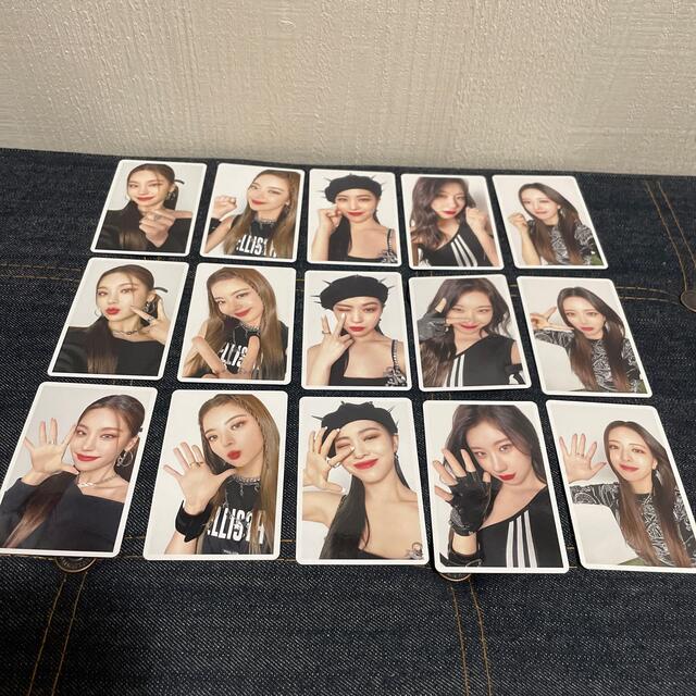 ITZY - ITZY Blah Blah Blah トレカセットの通販 by azm's shop ITZY - ITZY Blah Blah Blah トレカセットの通販 by azm's shop
