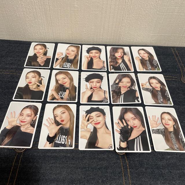 ITZY(イッチ)のITZY    Blah  Blah  Blah    トレカセット エンタメ/ホビーのタレントグッズ(アイドルグッズ)の商品写真