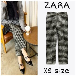 ザラ(ZARA)のZARA　テクスチャー生地パンツ　XSサイズ　ブラック/グリーン(カジュアルパンツ)